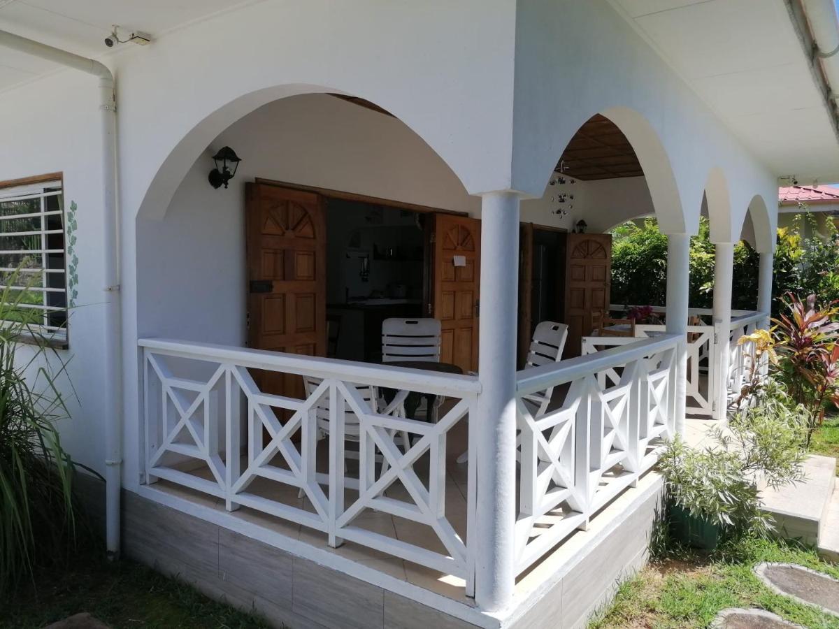 Maison De Vacanze Baie Sainte Anne Exterior photo